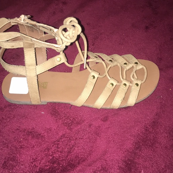 Brown high rise sandals - Picture 2 of 2